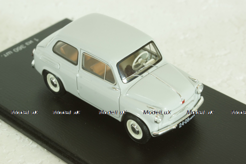 Заз-965 "Запорожец" 1960 г. светло-серый, 196502, DiP Models 1:43