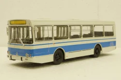 ЛАЗ-4202, арт. 900346, Советский Автобус 1:43