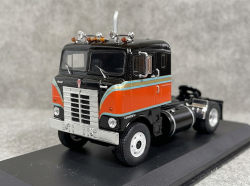 Kenworth Bullnose 1950 black/red, TR036, IXO 1:43