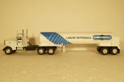 Freightliner FLC 120 64T with semi-trailer tanker "Cryoro" American Trucks, France #9 (Altaya) 1:43