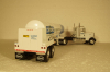 Freightliner FLC 120 64T with semi-trailer tanker "Cryoro" American Trucks, France #9 (Altaya) 1:43
