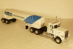 Freightliner FLC 120 64T Cryoro American Trucks, France #9 (Altaya) 1:43