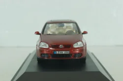 Volkswagen Golf V 3-doors 2003, red, 821930110, Schuco 1:43