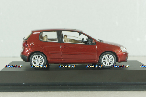 Volkswagen Golf V 3-doors 2003, red, 821930110, Schuco 1:43