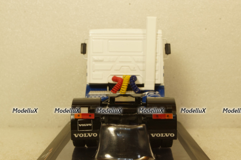 Volvo F10 Polar Express 1983 white/blue, TR099, IXO 1:43