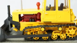 Трактор ДТ 75МЛ с отвалом 1986, RTM 1:43