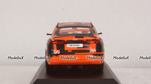 Audi e-tron Sportback Prototype black/red, IScale 1:43