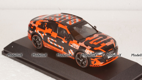 Audi e-tron Sportback Prototype black/red, IScale 1:43