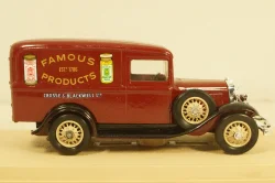 Ford V8 Camionnette 1934, dark red, Eligor 1:43
