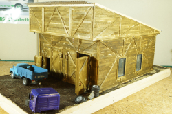 Гараж для грузовых авто с освещением, Garage Models 1:43
