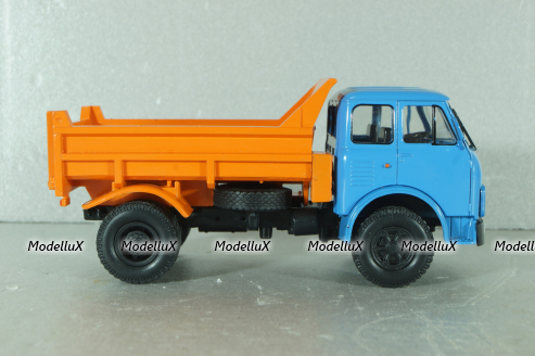 Маз-5549 грузовик с самосвальным кузовом 1983, синий/оранжевый, Наш Автопром 1:43