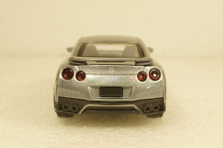 Nissan GT-R 2017 Silvergun, Burago 1:43