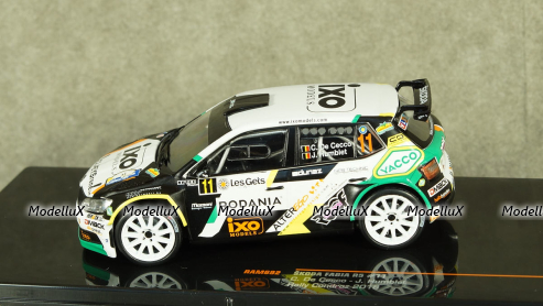 Nissan GT-R 2017 Silvergun, Burago 1:43