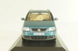 Volkswagen Touran 2003, green, 170099300Z6M, Minichamps 1:43