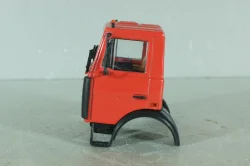 Маз кабина в сборе, красная, АвтоИстория 1:43