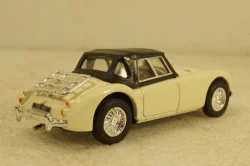 MGA Soft top, 1965 white, Corgi 1:43