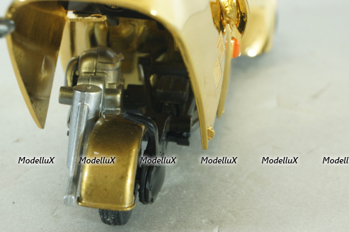 Messerschmitt KR 200 1955, gold, 08908, Revell 1:18