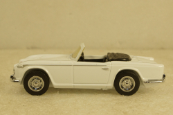 Triumph TR4A IRS, 1965 white, Dinky Toys 1:43