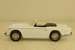Triumph TR4A IRS, 1965 white, Dinky Toys 1:43