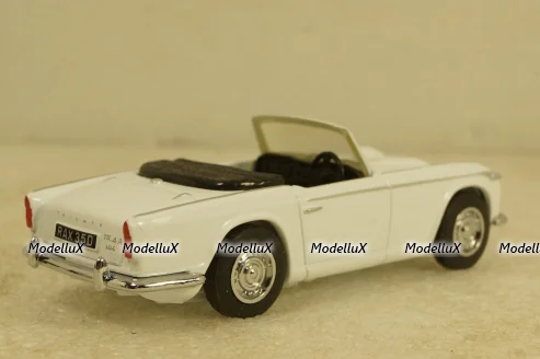 Triumph TR4A IRS, 1965 white, Dinky Toys 1:43