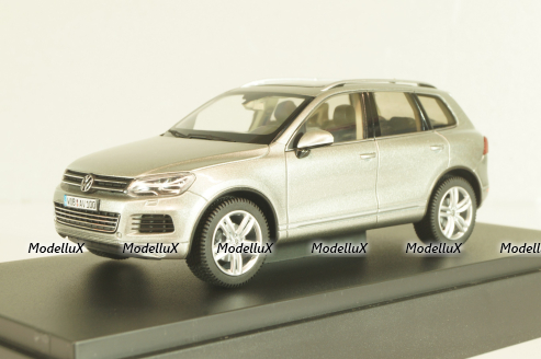 Volkswagen Touareg (7P) 2010, silver, 7P1099300B7W, Schuco 1:43