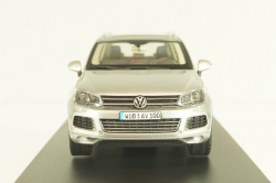 Volkswagen Touareg (7P) 2010, silver, 7P1099300B7W, Schuco 1:43