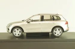 Volkswagen Touareg (7P) 2010, silver, 7P1099300B7W, Schuco 1:43