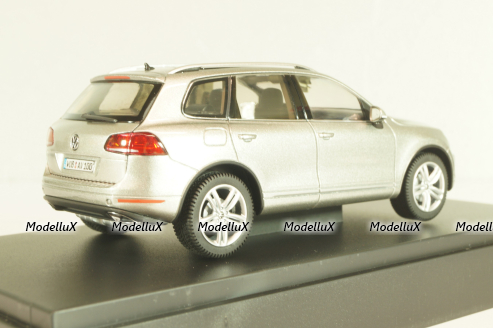 Volkswagen Touareg (7P) 2010, silver, 7P1099300B7W, Schuco 1:43