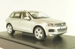 Volkswagen Touareg (7P) 2010, silver, 7P1099300B7W, Schuco 1:43