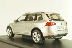 Volkswagen Touareg (7P) 2010, silver, 7P1099300B7W, Schuco 1:43