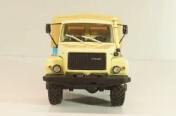 Газ-33081 4х4 бортовой с тентом 1997, бежевый/голубой, Автоистория 1:43  (Модель доработанная)