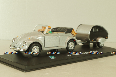 Volkswagen Beeatle with camping trailer and figuren, silver, Cararama 1:43 