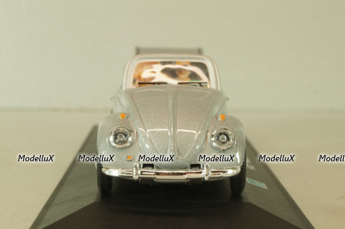 Volkswagen Beeatle with camping trailer and figuren, silver, Cararama 1:43 