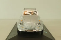 Volkswagen Beeatle with camping trailer and figuren, silver, Cararama 1:43 