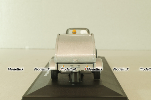 Volkswagen Beeatle with camping trailer and figuren, silver, Cararama 1:43 