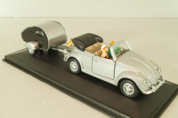 Volkswagen Beeatle with camping trailer and figuren, silver, Cararama 1:43 