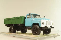 Газ-53-12 бортовой, голубой/зеленый 1983, Автолегенды СССР, Грузовики #15 1:43 ( С доработками!)