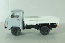 Уаз-3303 бортовой, серый/белый, Русская миниатюра 1:43