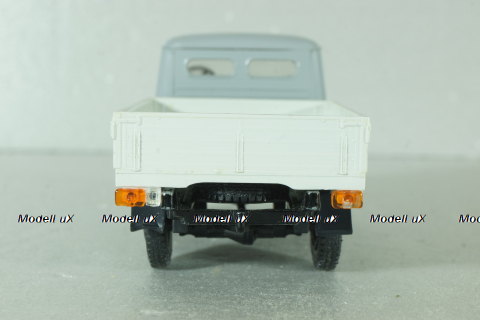 Уаз-3303 бортовой, серый/белый, Русская миниатюра 1:43