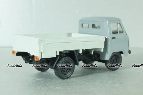 Уаз-3303 бортовой, серый/белый, Русская миниатюра 1:43