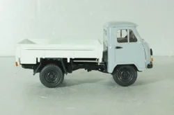 Уаз-3303 бортовой, серый/белый, Русская миниатюра 1:43