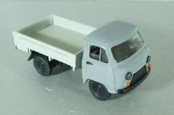 Уаз-3303 бортовой, серый/белый, Русская миниатюра 1:43