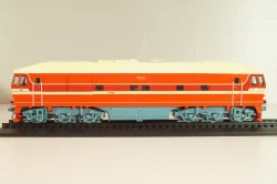 ТЭП70 дизельный локомотив, красный/бежевый, Наши поезда № 11, Modimio, 1:87