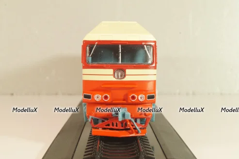 ТЭП70 дизельный локомотив, красный/бежевый, Наши поезда № 11, Modimio, 1:87