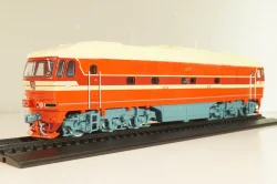 ТЭП70 дизельный локомотив, красный/бежевый, Наши поезда № 11, Modimio, 1:87