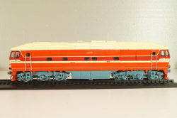 ТЭП70 дизельный локомотив, красный/бежевый, Наши поезда № 11, Modimio, 1:87