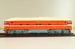 ТЭП70 дизельный локомотив, красный/бежевый, Наши поезда № 11, Modimio, 1:87