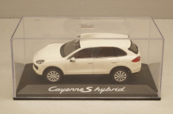 Porsche Cayenne S hybrid, white, Minichamps 1:43