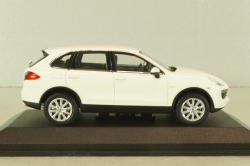 Porsche Cayenne S hybrid, white, Minichamps 1:43