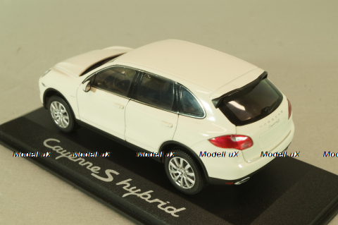 Porsche Cayenne S hybrid, white, Minichamps 1:43